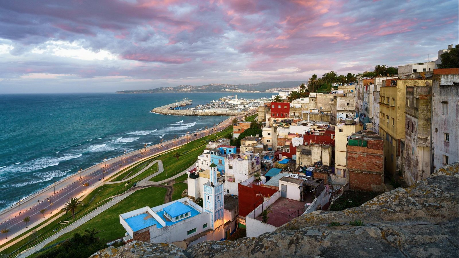 Explorez Tanger⁤ : Un⁢ Voyage au‍ Coeur de la Ville